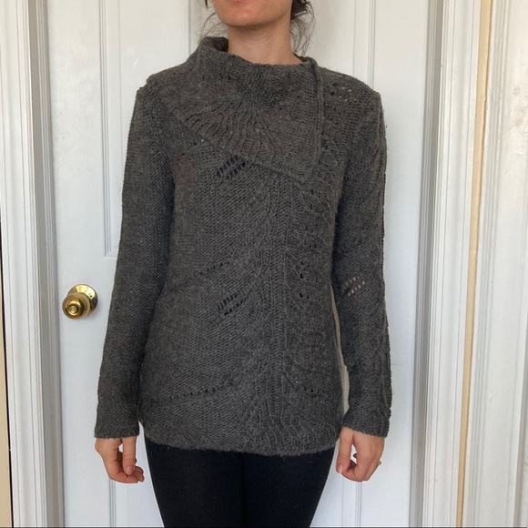 🆕 DKNY Grey wool Sweater- never worn!! - Picture 2 of 15